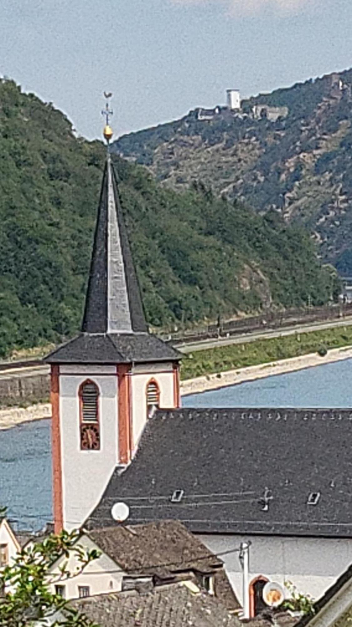 Ferienwohnung zum Rheinblick Kestert Exterior foto