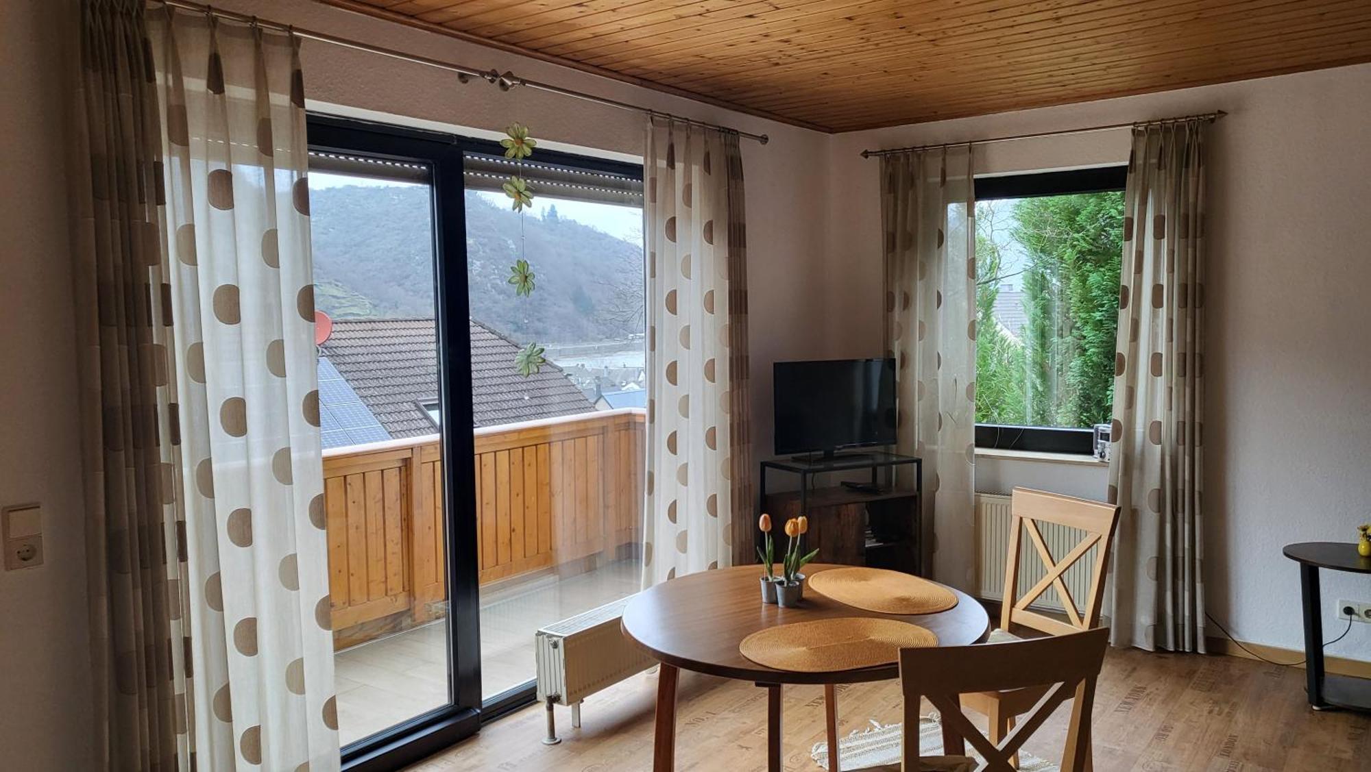 Ferienwohnung zum Rheinblick Kestert Exterior foto